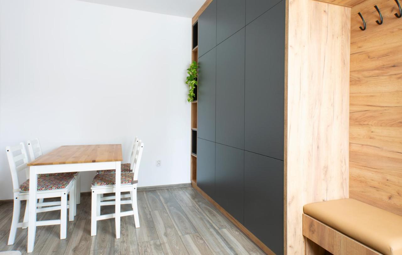 Apartament Z Ogrodem W Centrum Limanowej Limanowa Bagian luar foto